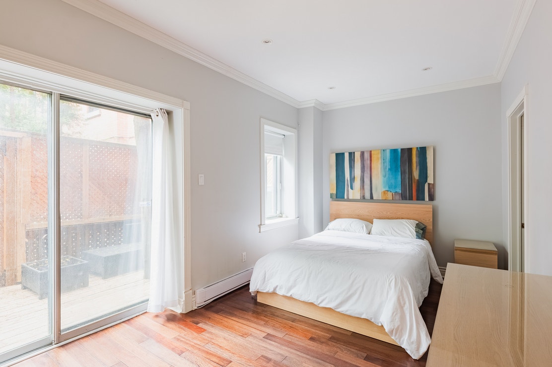 1 Bedroom w/Private Bath - Downtown — photo 1