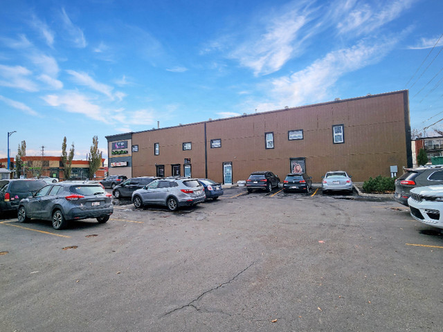 104 Street (Calgary Trail) retail, salon and studio spaces in Commercial & Office Space for Rent in Edmonton - Image 2