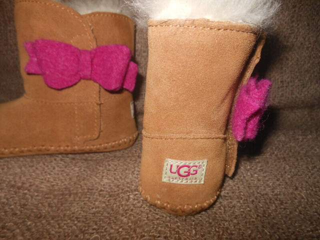 Ugg booties dans Vêtements - 4T  à Ville de Montréal