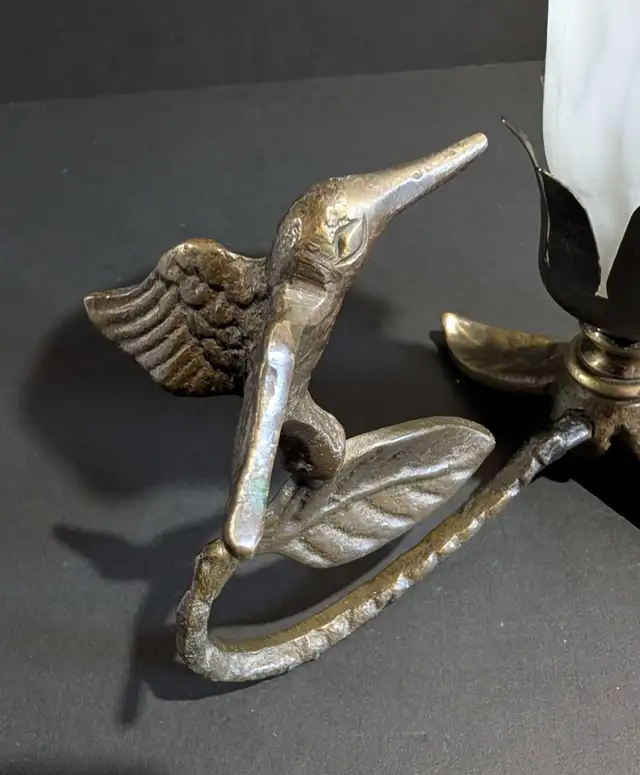 Vtg Hummingbird Table Lamp Glass Lily  Shade Bronze Base 8" in Indoor Lighting & Fans in Charlottetown - Image 10