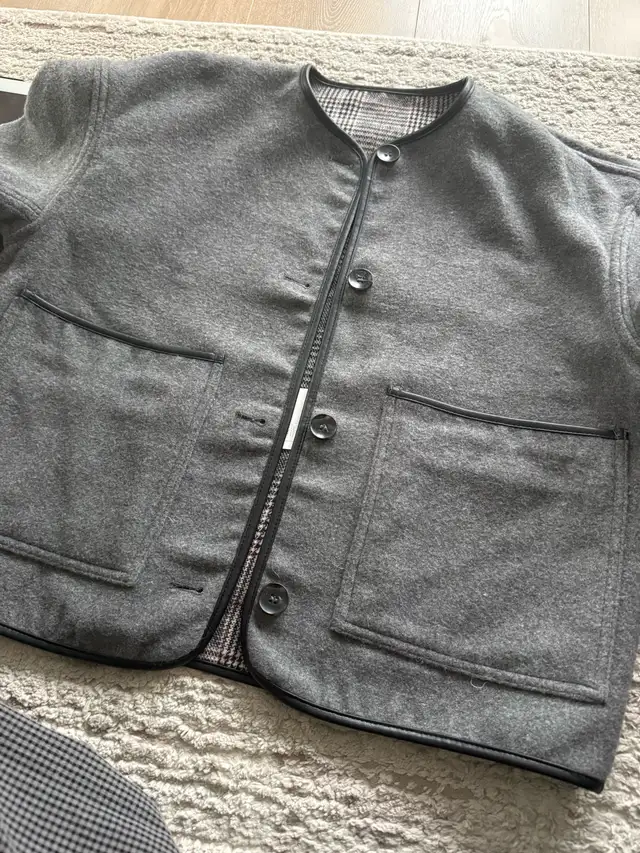 Reversible Faux Leather Piping Jacket~ Size M in Women's - Tops & Outerwear in City of Toronto - Image 5