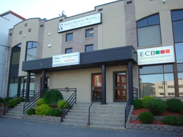 2 locaux commerciaux (bureaux) au centre-ville de Jonquière in Commercial & Office Space for Rent in Saguenay - Image 12