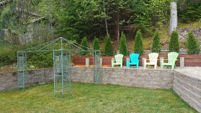 Queens Bay Hideaway Balfour in British Columbia in Canada - Image 9