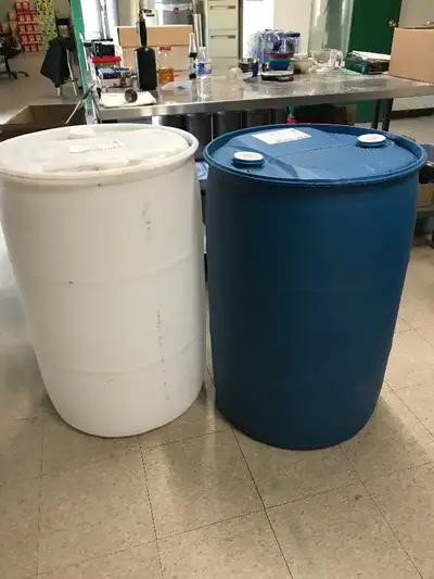 55 gallon (210 litre) drums for sale. Food grade. These do not have removable lids. They are sealed...