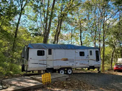 268FL model. Rear bedroom. Dinette slide out. Roof was leaking so I thought I would fix it myself. I...