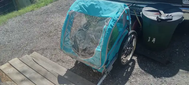 Kids Bike Trailer For Sale in Kids in Markham / York Region - Image 4