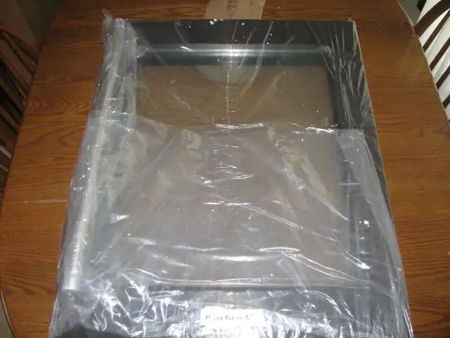 PANASONIC / WHIRLPOOL / KITCHENAID REFRIGERATOR GLASS DOOR in Industrial Kitchen Supplies in Norfolk County - Image 2