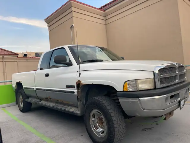 2500 Dodge 4x4 24 valve Cummins