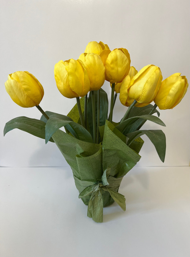 Faux Tulips &amp; Rustic Spring Artwork in Home Décor & Accents in Thunder Bay - Image 3