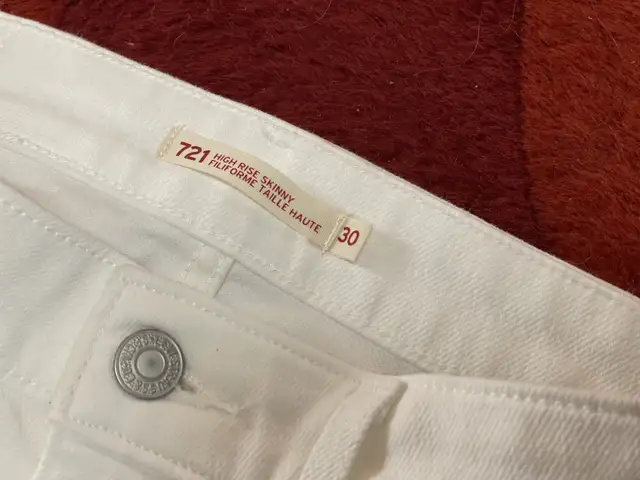 Women’s White Levi’s Pants in Women's - Bottoms in London - Image 3