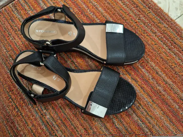 Flat Shoes for women  in Women's - Bottoms in City of Toronto - Image 4