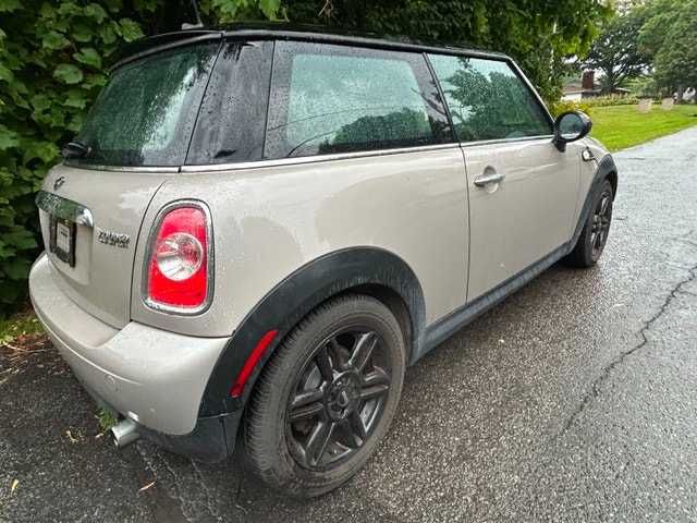 2012 MINI Cooper Baker Street Edition — photo 3