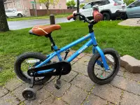 Kids bike with training wheels (age 3-5)