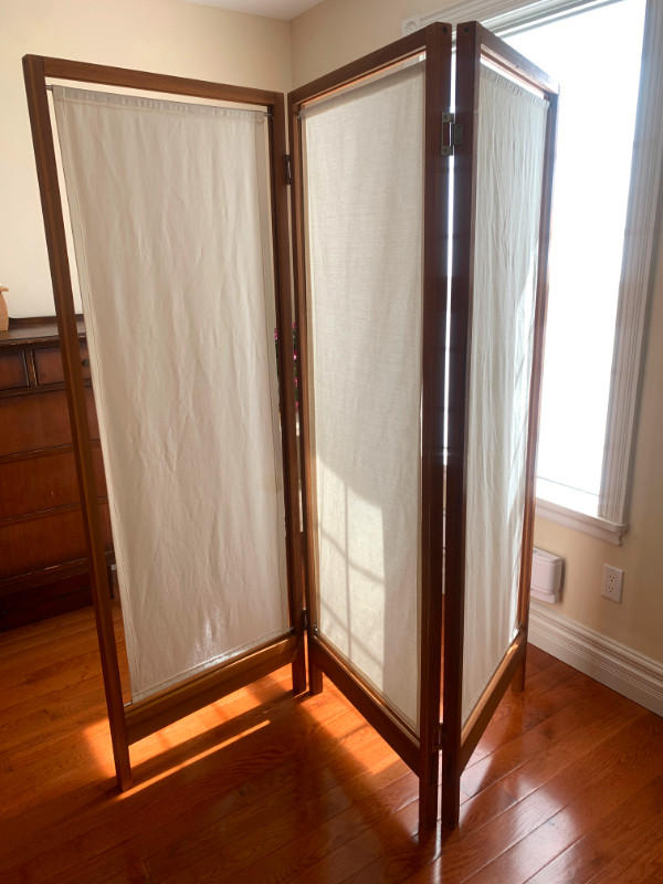 Room Divider Screen - Wooden frame and white cotton in Home Décor & Accents in Annapolis Valley