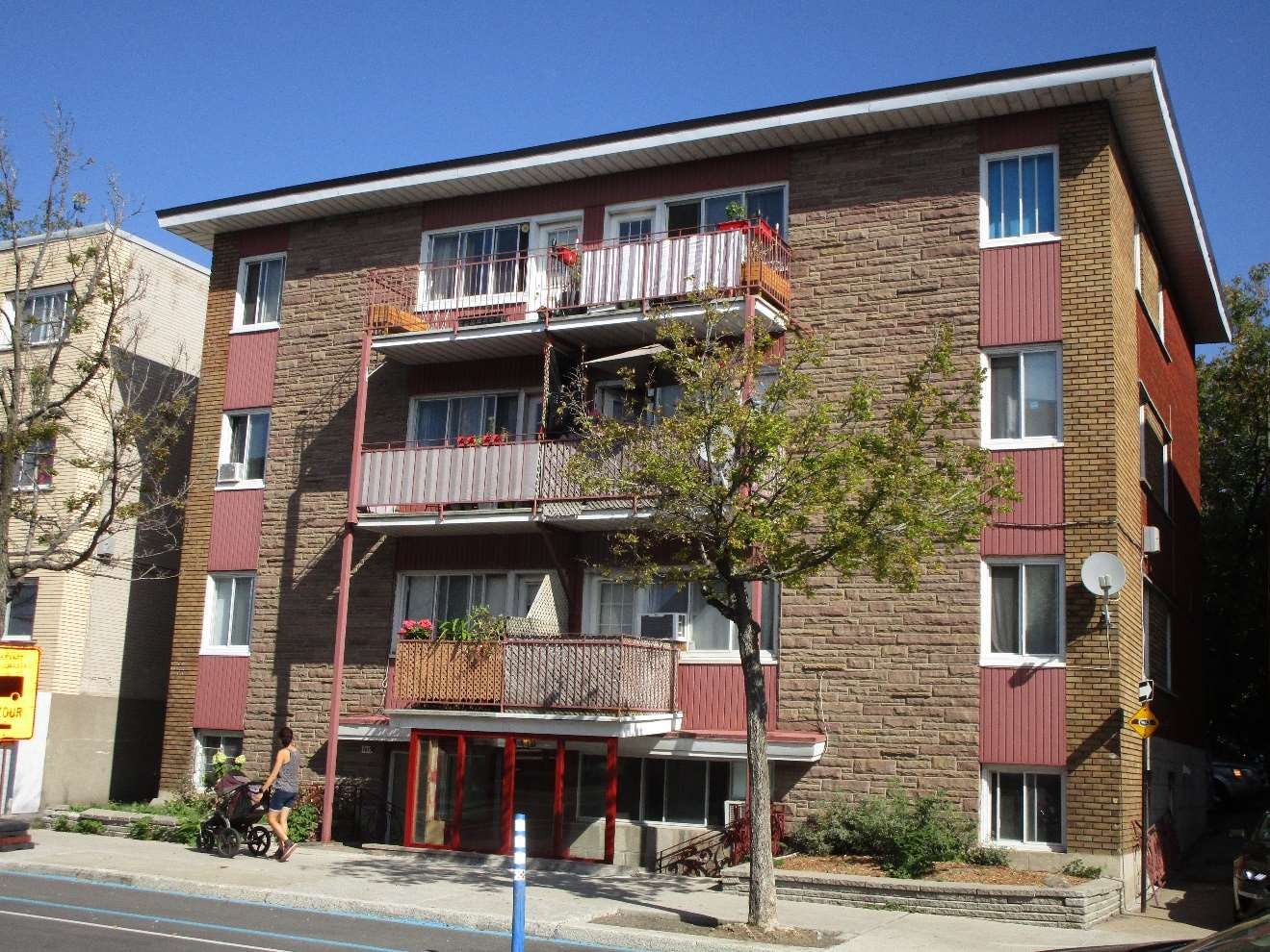 3 ½, 150 mètres du métro Sauve – Rue Lajeunesse (coin Sauve), Ah — photo 1