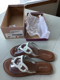 Bamboo - Flat Thong Sandals - Size 7.5