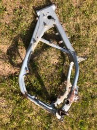 Parting out / parts for 02 KTM 520 EXC / Frame