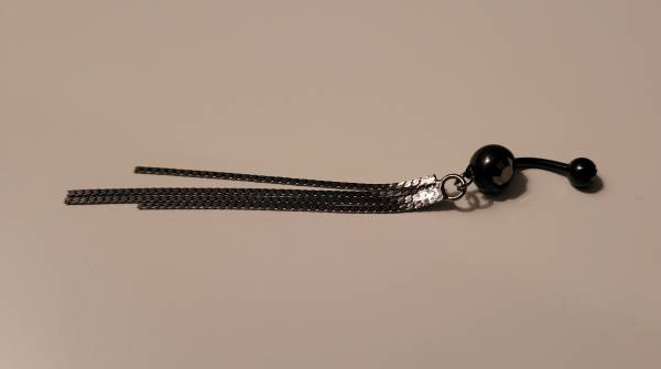 Belly Button Naval Ring - Excellent Condition in Jewellery & Watches in Burnaby/New Westminster - Image 3