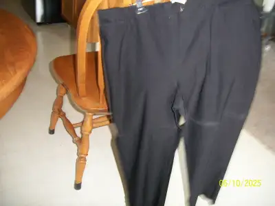 LADIES CAPRIS, View more