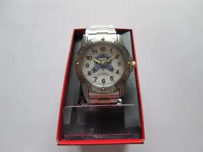Rare Toronto Maple Leafs wristwatch by Timex. Signed on the dial: 1931 - 1999 MAPLE LEAF GARDENS MEM...