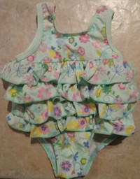 Adorable Baby Swimsuit - size 3-6 m - like new 