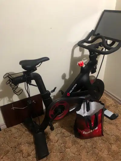 Barely used it, didn’t like the seating so I’m getting rid of it