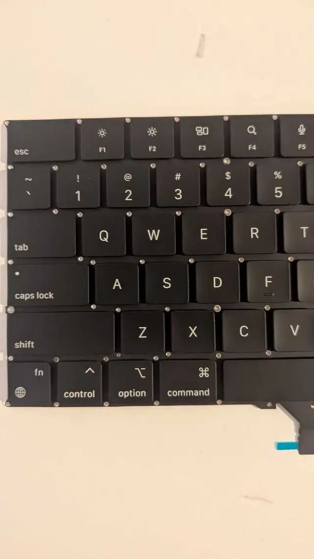 Clavier pour MacBook Pro 14" in Laptops in City of Montréal - Image 6