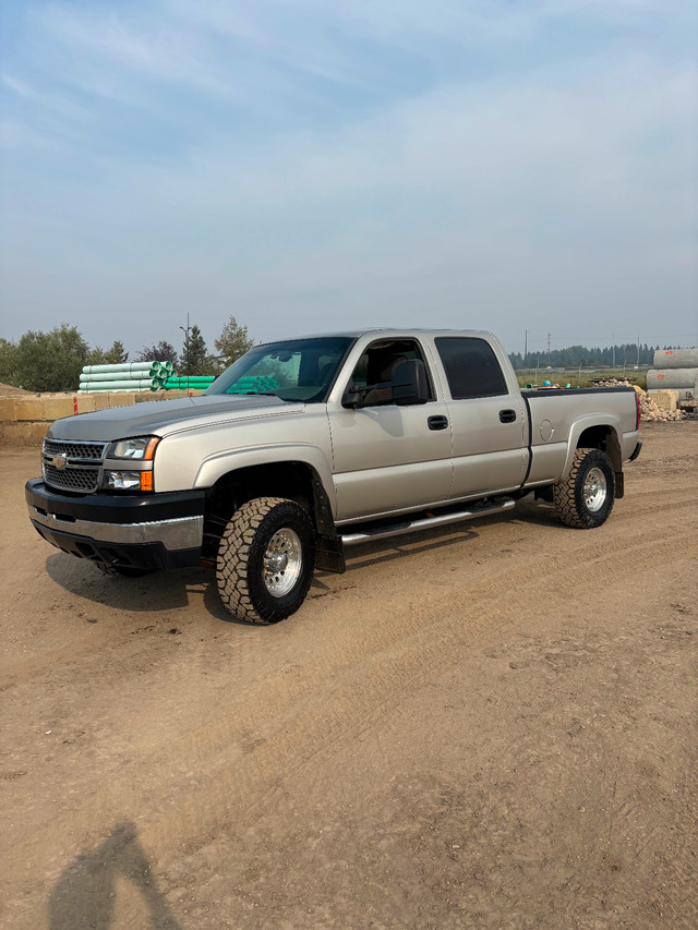 2005 Chev Silverado 6.6 Duramax in Cars & Trucks in Edmonton - Image 2