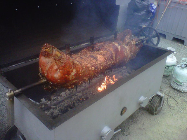 Pig Roasts  Pigging out all the way  catering services in Wedding in City of Halifax - Image 4