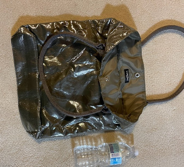 women  Tote bag / Carryalls in Women's - Bags & Wallets in Markham / York Region - Image 2
