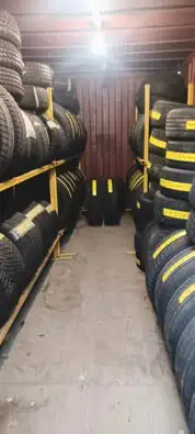 À vendre: vaste choix de pneus usagés(à partir de 20$) grandeurs et marques variées de bonne qualité...