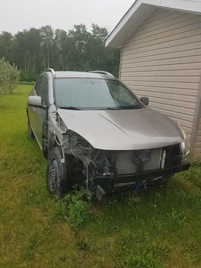2013 Nissan Rouge. 130.000 kms. Good engine and TRANSMISSION $1200 whole car or parts