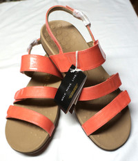 BRAND NEW Vionic Sandals with Orthaheel