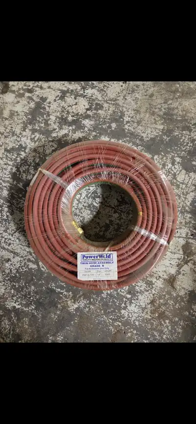 GRADE R ACETYLENE TWIN WELDING HOSE W/ FITTINGS This durable Grade R hose is designed and recommende...