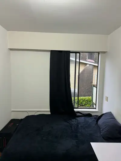 Upstairs room for rent in Brentwood mall area Burnaby private room, shared bathroom and kitchen
