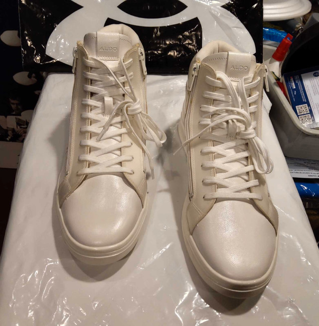 Aldo new white high fashion sneaker, men's size 13, euro 46,  in Men's Shoes in City of Toronto - Image 2