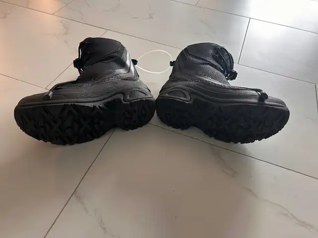 Columbia Winter Boots in Kids & Youth in Dartmouth - Image 6