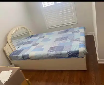 One private room for rent for a female. Available Nov 01..Furnished with queen size bed. Room is on...
