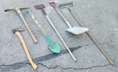 Garden Time!! Shovels x 2, Axe, Pickaxe, Spade, Rake, Hoe Combo. Thanks, Don