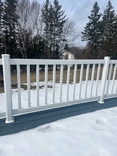 40ft of Vinyl deck railing with vertical balusters., View more