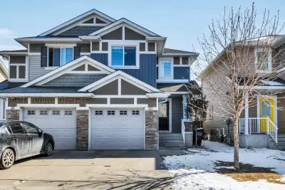 First-Time Home Buyers – This One’s a GEM! Why rent the upper level of a house when you can OWN a du...