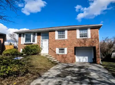 Area: North York, ON M2J 4B3 ️ 2 Bedrooms | 2 Full Bathrooms (One Ensuite) Parking available | Utili...