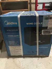 Wine cooler mini fridge 