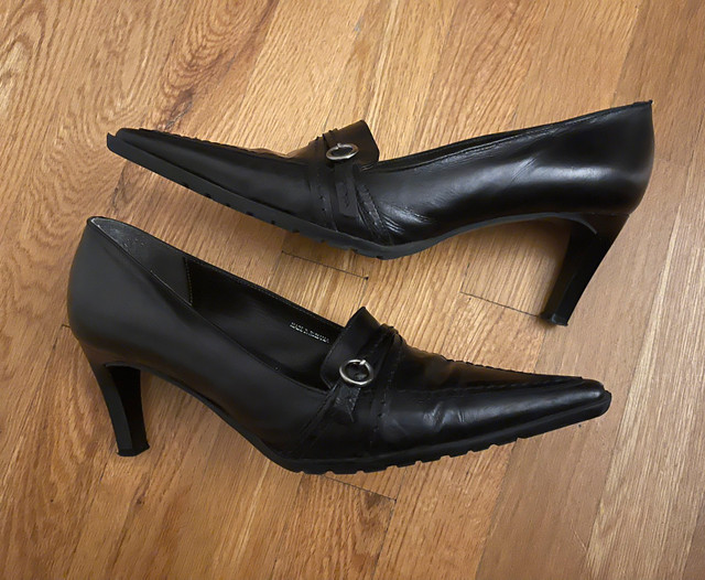 PEGABO LEATHER HEELS (Size 40) dans Femmes - Chaussures  à Ville de Montréal - Image 2