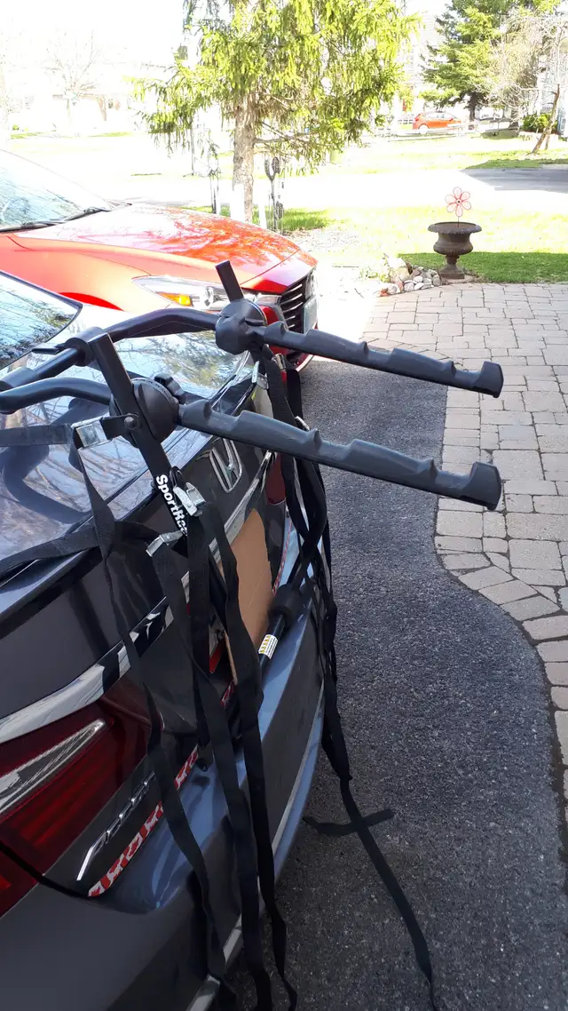 3 BIKE " FOLDABLE " trunk mounted BIKE RACK in Road in Kingston - Image 5