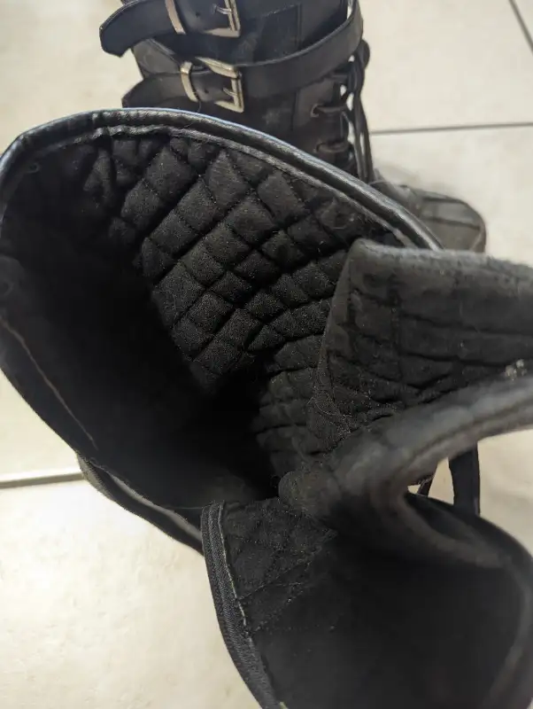 ALDO women winter boots in Women's - Shoes in Edmonton - Image 3