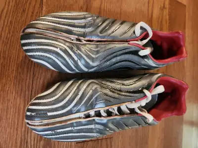 Mens Umbro Soccer Cleats - size 9.5, View more
