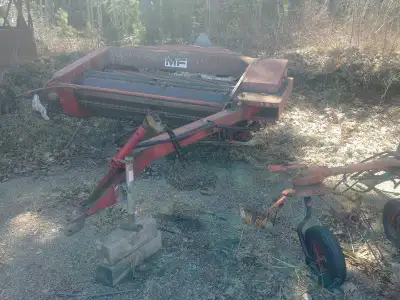 Massey Ferguson 720 mower conditioner. FHAR 4 basket Tedder. Farm hand wheel rake. Rake has a few te...