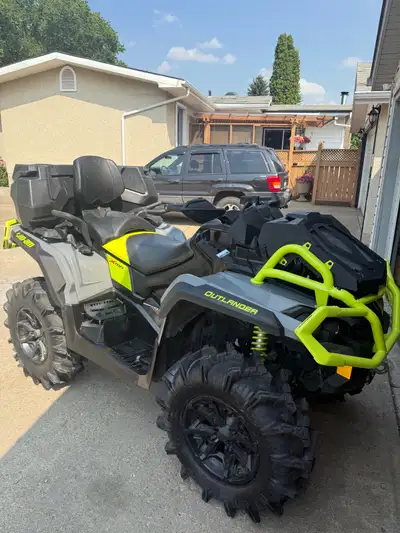 2021 Canam Outlander 1000R Max Low kms at 1650, 80 ish hours. comes with a 2 up seat, canam cargo bo...