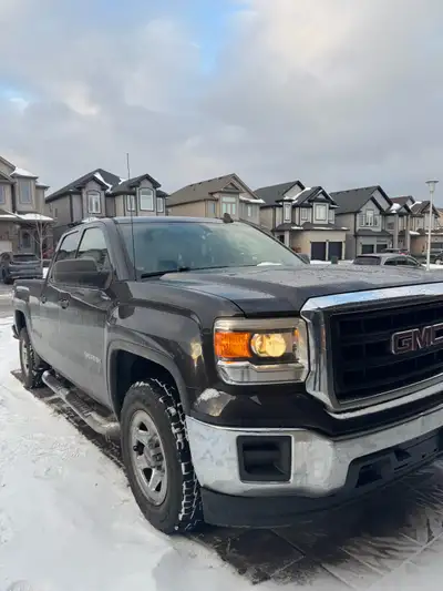 Selling my 2015 GMC Sierra 1500 Extended cab v6 4.3L 4x4 Runs drives good no accidents asking $10900...